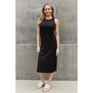 Bombom Ribbed Knit Sleeveless Midi Dress In Black